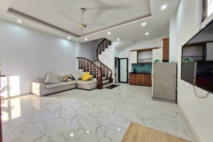 Hot em Hiếu tiếp tục sale cho anh chị căn nhà 5 tầng tại Vân Canh oto cách nhà 50m