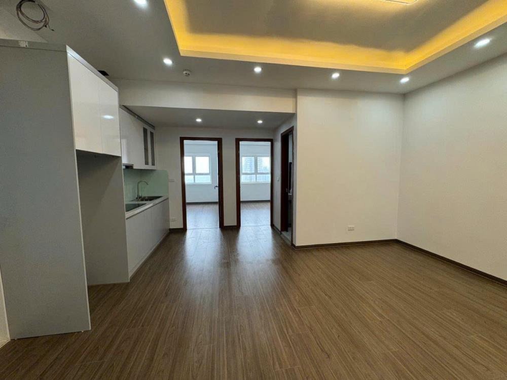 Bán nhà mặt phố Hào Nam - Đống Đa - 105m2 - 5 Tầng - Giá 50 Tỷ