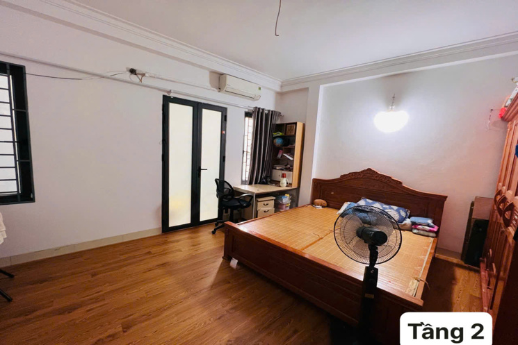 BÁN NHÀ LONG BIÊN – 34M² – 5 TẦNG – 2 THOÁNG – 6,7 TỶ – PHỐ TRẠM, NHÀ ĐẸP GẦN Ô TÔ