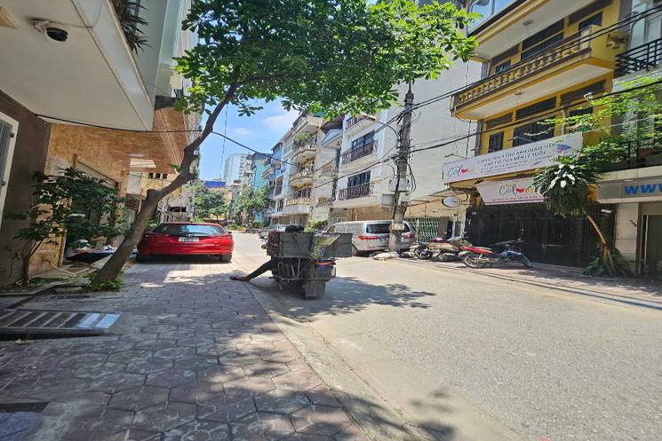 Vip! Bán nhà phố Trung Kính to, phân lô 3 ô tô tránh vỉa hè, thông bàn cờ, 2 mặt ngõ kinh doanh