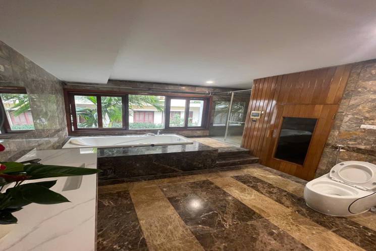 Vip! Bán nhà phố Trung Kính to, phân lô 3 ô tô tránh vỉa hè, thông bàn cờ, 2 mặt ngõ kinh doanh