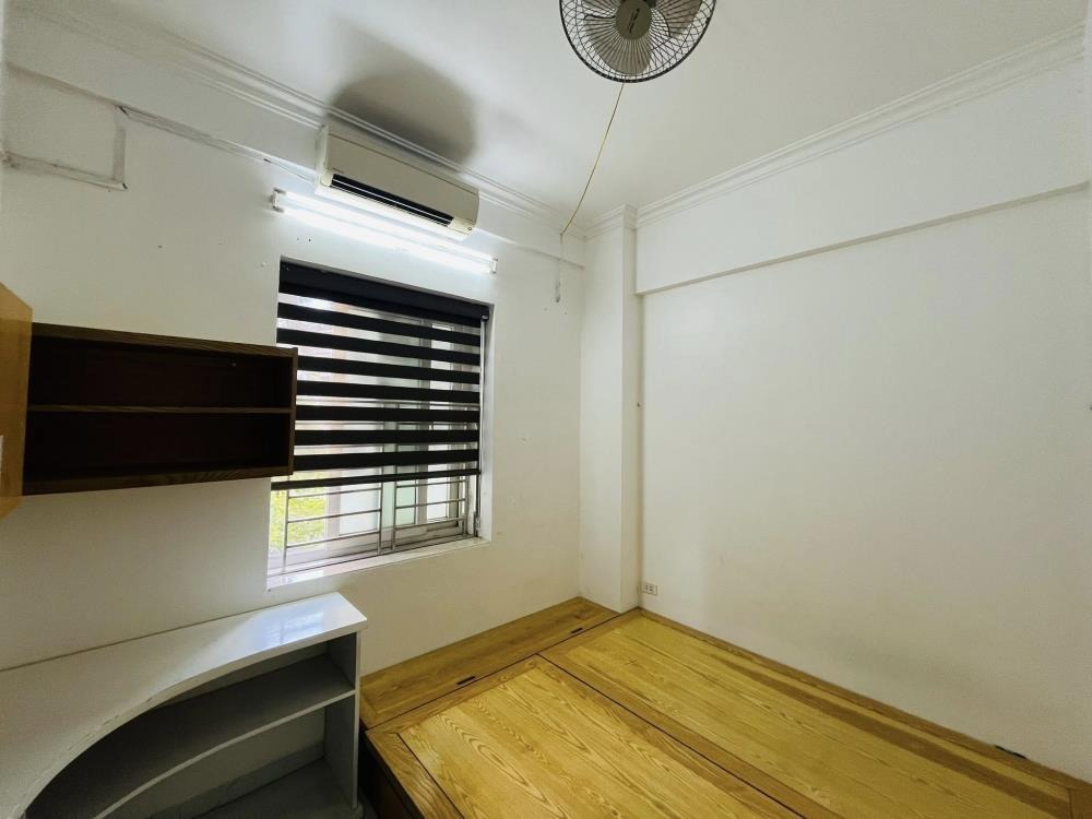 Chung Cư C10 Xuân La: Căn Góc 37m² - Giá 3.57 Tỷ - Vị Trí Đắc Địa