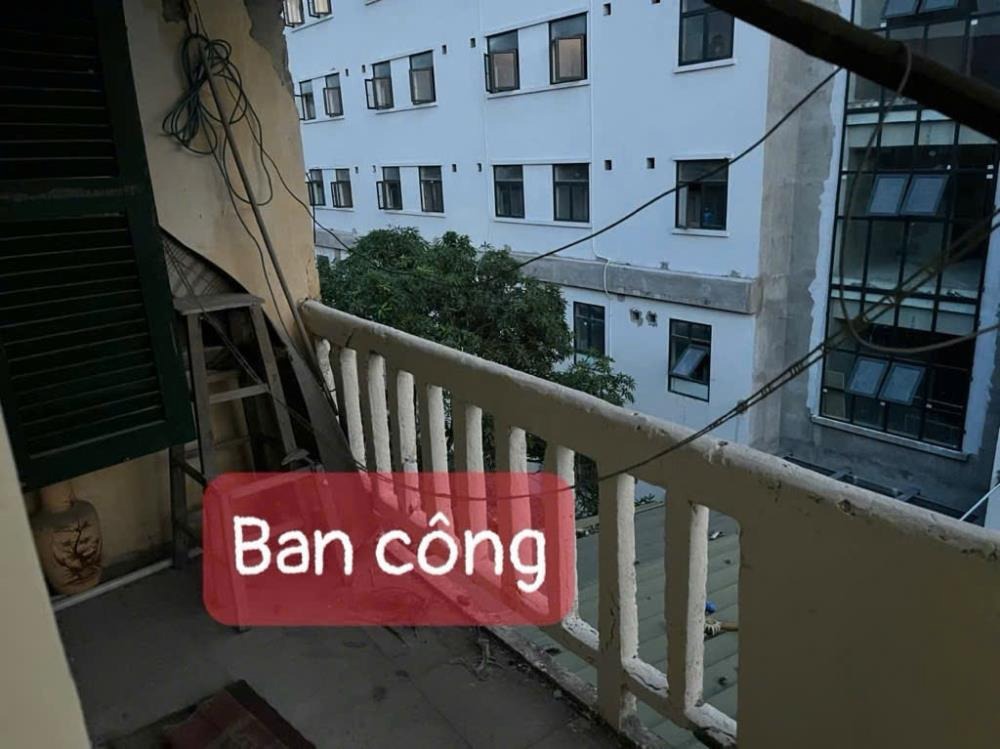 Căn Tập Thể 26m2 Thị Trấn Đông Anh - Gần Chợ, An Ninh Tốt, Đỗ Xe Ô Tô