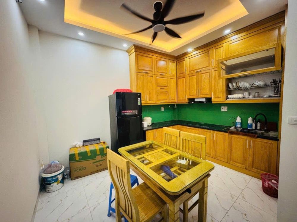 Nhà Góc 2 Mặt Thoáng, Full Nội Thất, Gần Ô Tô - Giá 7.5 Tỷ