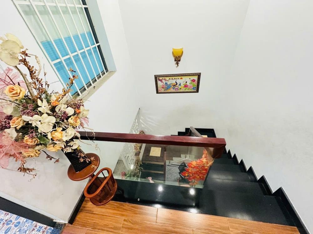 Bán nhà trung tâm Linh Xuân, Đường Số 10 - 2 Lầu, 185m², Giá 10.5 Tỷ
