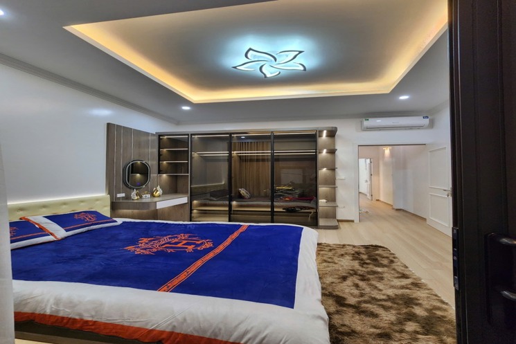 Nhà mới Thái Hà oto đỗ cửa, thoáng trước sau