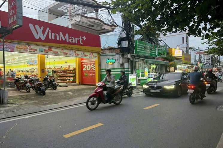 BÁN NHÀ (8x26) MẶT TIỀN NGUYỄN HỮU CẦU, HÓC MÔN giá rẻ