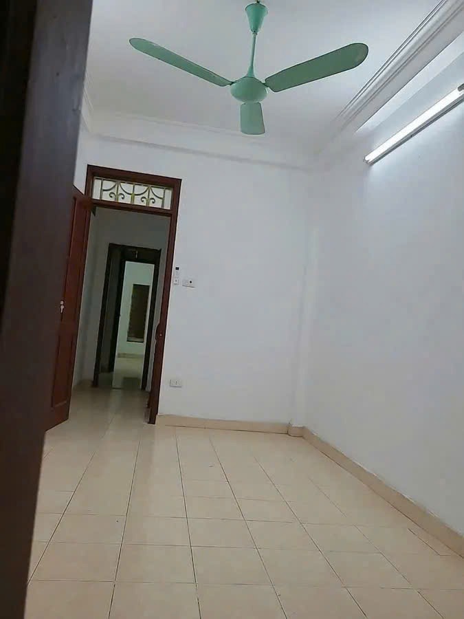 Nhà Đẹp Ba Đình - 35m2 x 4 Tầng, 3 Mặt Thoáng, Gần Hồ Tây