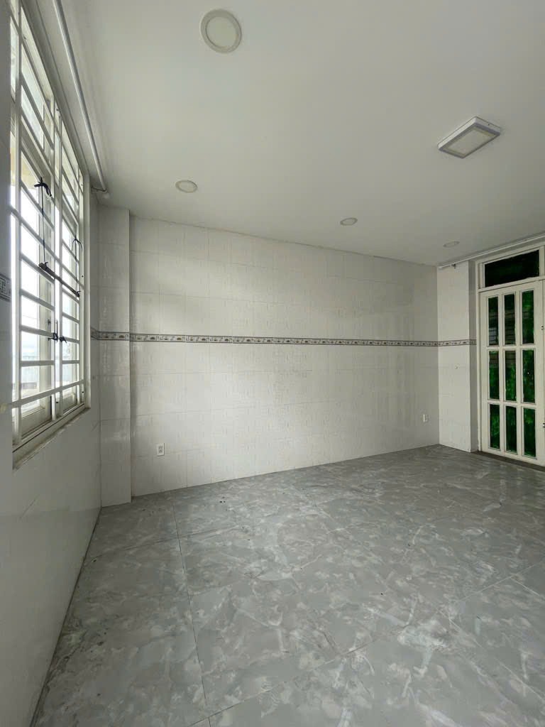 Bán tòa nhà 5 tầng mặt tiền Gò Dầu, 216m2, DT 2 tỷ/tháng - Đầu tư sinh lời