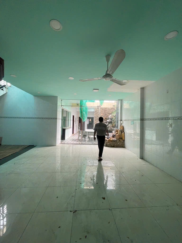 Bán tòa nhà 5 tầng mặt tiền Gò Dầu, 216m2, DT 2 tỷ/tháng - Đầu tư sinh lời