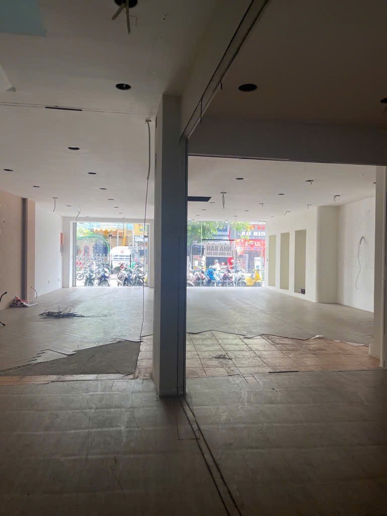 Bán tòa nhà 5 tầng mặt tiền Gò Dầu, 216m2, DT 2 tỷ/tháng - Đầu tư sinh lời