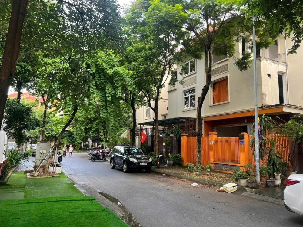 Bán Biệt Thự Làng Việt Kiều Châu Âu Hà Đông - 134m² - Giá 40 Tỷ