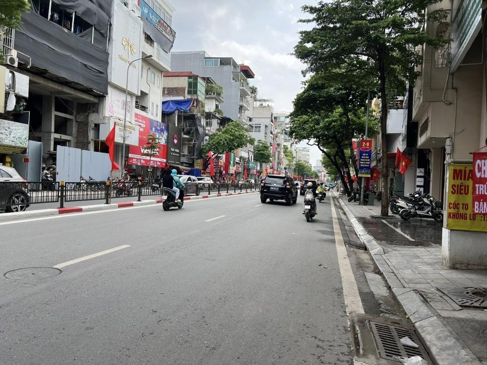 Bán Nhà Mặt Phố Tôn Đức Thắng 186m2, 5 Tầng, MT 6m - Lợi Nhuận 1.5 Tỷ/Năm - 89 Tỷ (TL)