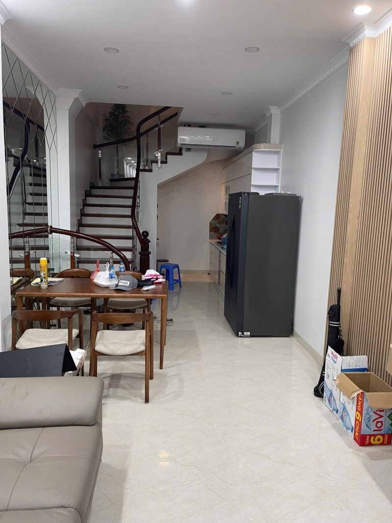 Bán nhà Thạch Bàn, Long Biên 5 tầng, 40m² - Giá 7 tỷ +