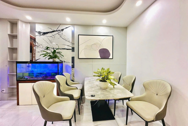 6 TẦNG THANG MÁY - GẦN HỒ VĂN CHƯƠNG - MẶT TIỀN ĐẸP - THOÁNG TRƯỚC SAU - NGÕ NÔNG- Văn Chương 39 m,