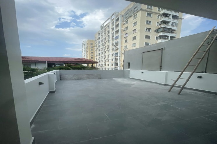 Mặt phố Hoàng Cầu 70m 5 tầng mt 4m 27.9 tỷ thang máy ô tô tránh kinh doanh 0986073333