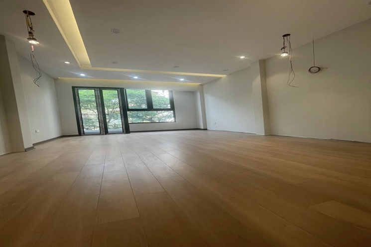 Mặt phố Hoàng Cầu 70m 5 tầng mt 4m 27.9 tỷ thang máy ô tô tránh kinh doanh 0986073333