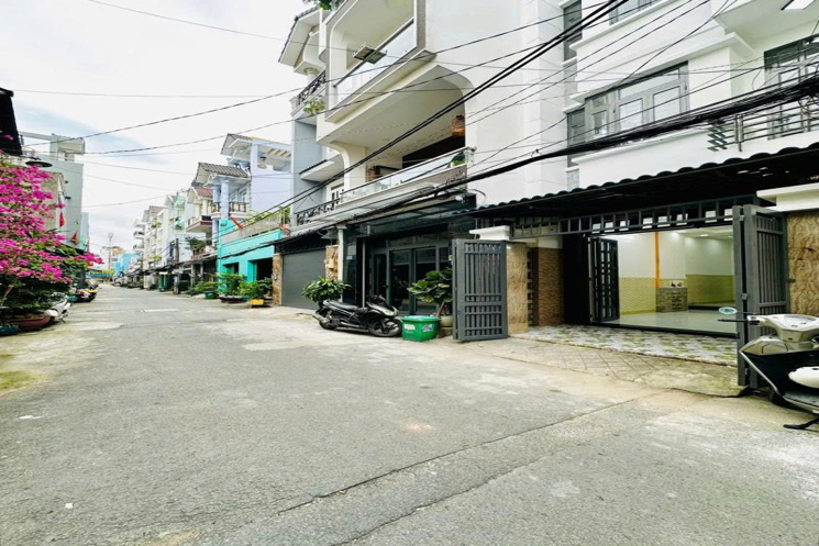 HIẾM CÓ KHÓ TÌM ! NHÀ HẺM XE HƠI 7M LÊ VĂN QUỚI, BÌNH TÂN - 7.25 TỶ, 4PN KIÊN CỐ, CHỈ CẦN XÁCH VALI