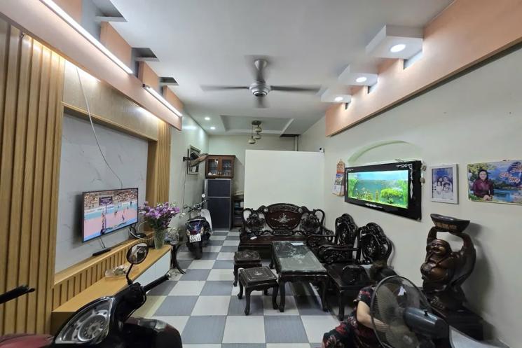 Bán Nhà Giếng Mứt 37m2. 4 tầng. mặt tiền 4.7m. giá 5.8 Tỷ Hai Bà Trưng Hà Nội