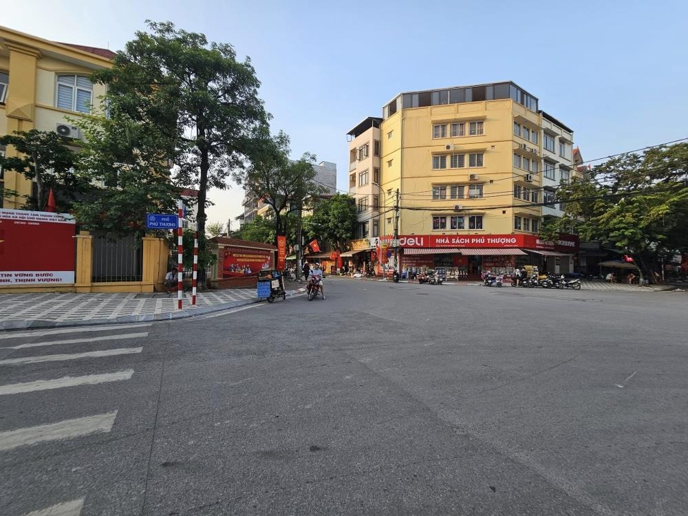 Bán nhà Phú Thượng 59m², Mặt tiền 4.2m, Ô tô vào cửa, Giá 12.8 tỷ
