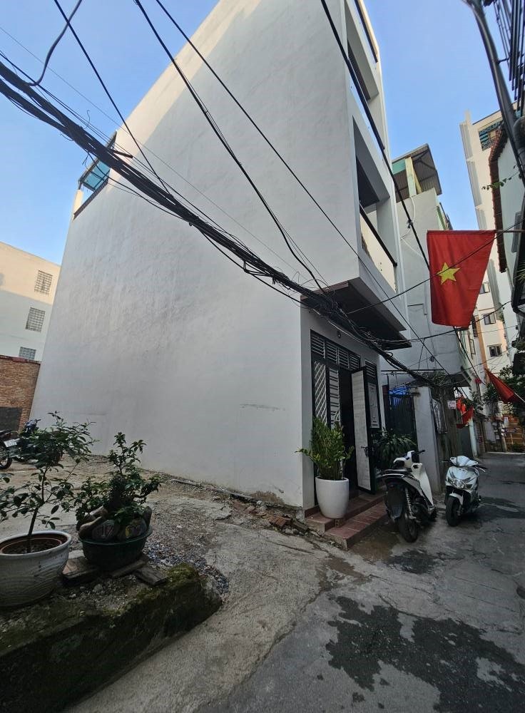 Bán nhà Phú Thượng 59m², Mặt tiền 4.2m, Ô tô vào cửa, Giá 12.8 tỷ