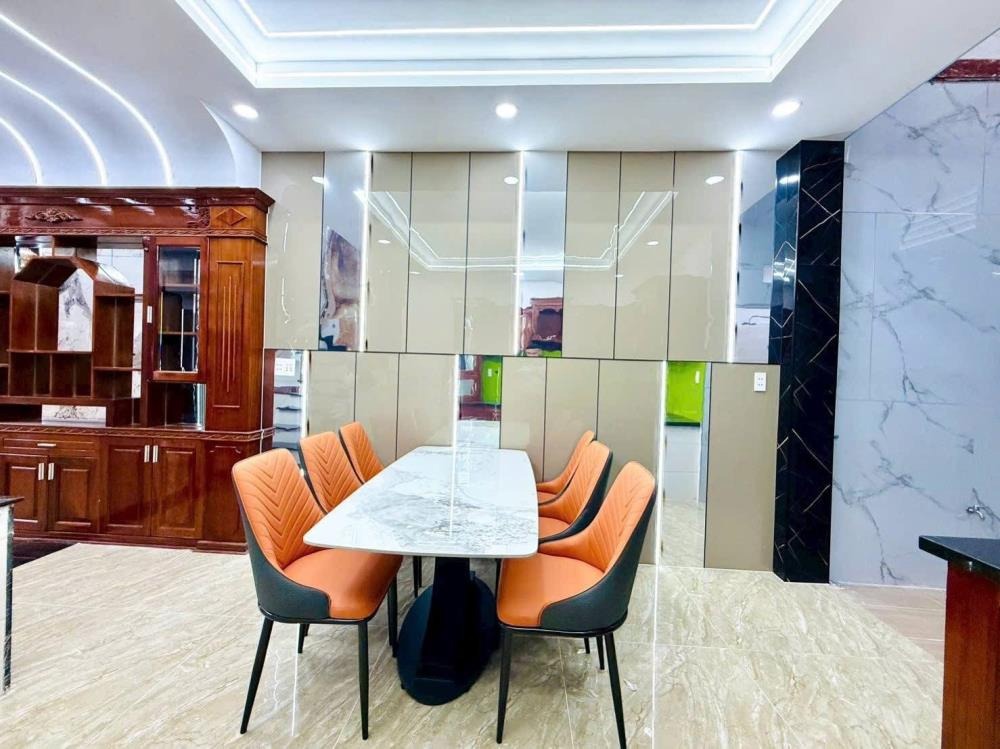 🏠 Bán Nhà Mặt Tiền Hà Huy Giáp, Quận 12 - Vị Trí Đắc Địa, Kinh Doanh Sầm Uất