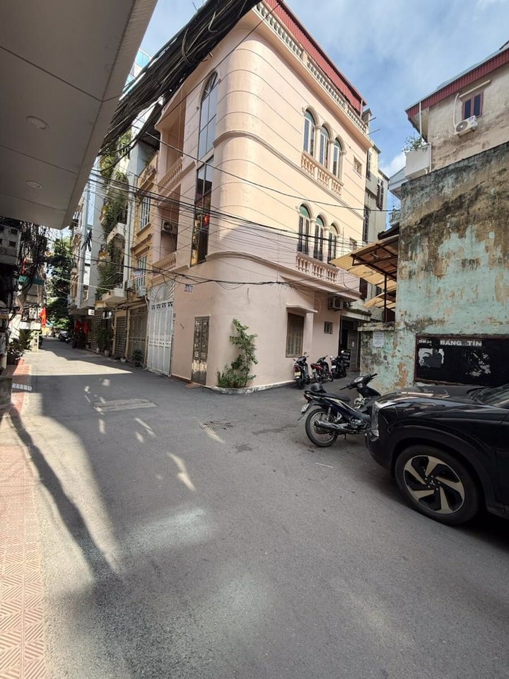 Bán nhà phố Nguyễn Chí Thanh, Đống Đa - 45m2, 4 tầng, MT 5m - Giá 25 tỷ