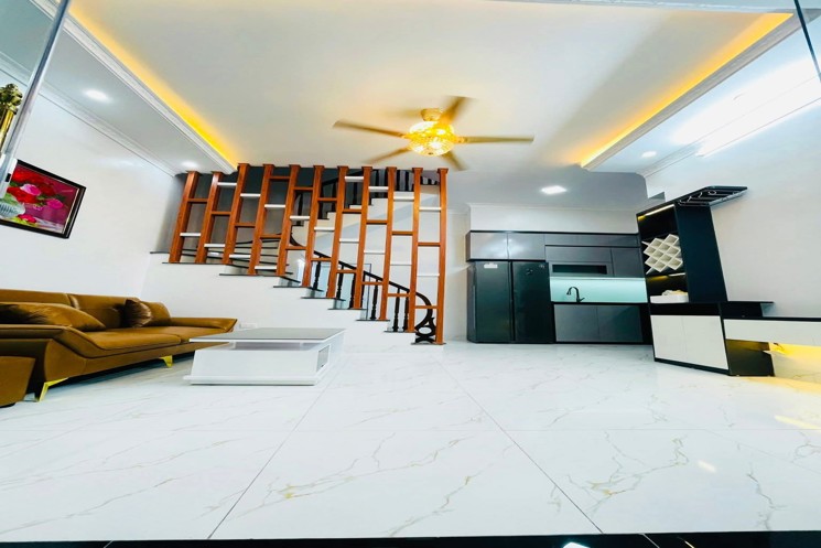 Thứ 2 mát trời vừa bán vừa tặng anh chị căn nhà tại Di Trạch giá yêu thương bậc nhất khu vực