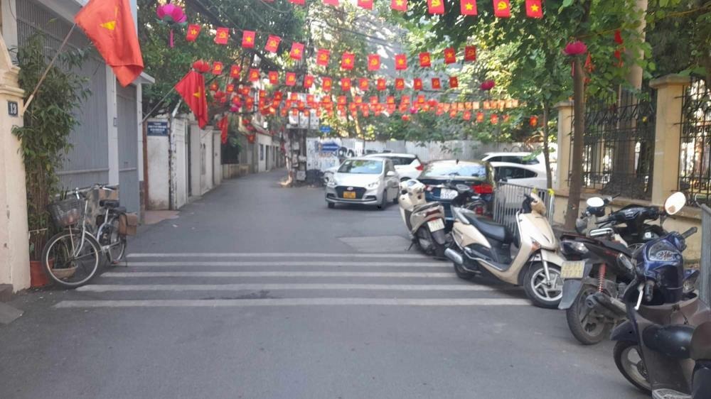 Bán nhà Xuân Diệu, Tây Hồ - 50m2, 5 tầng, lô góc, ô tô vào tận cửa - 20.8 tỷ