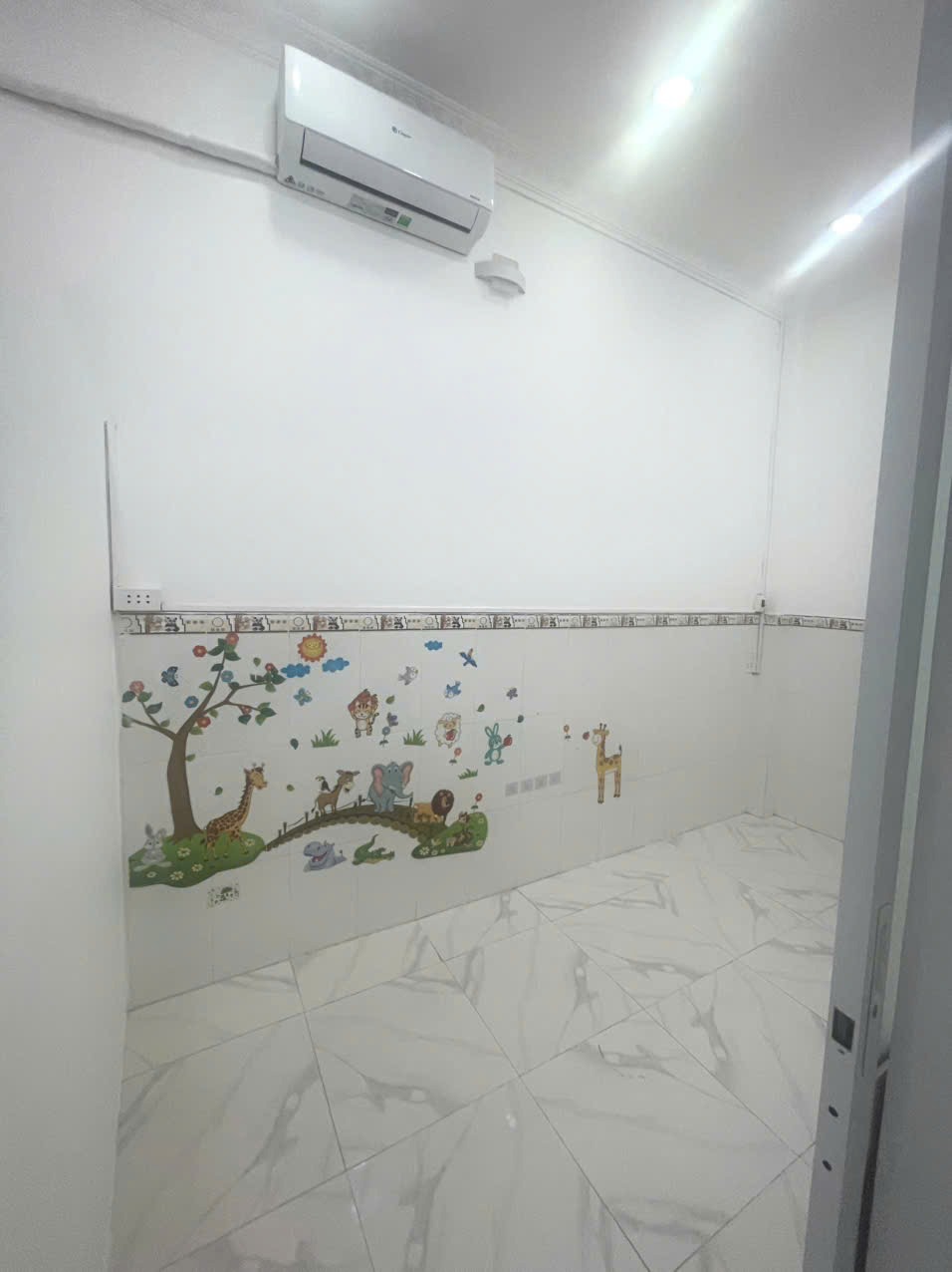 Cho Thuê Nhà Nguyên Căn 52m² Gò Vấp - 9 Triệu/Tháng - Hẻm Ba Gác, Gần Phạm Văn Chiêu