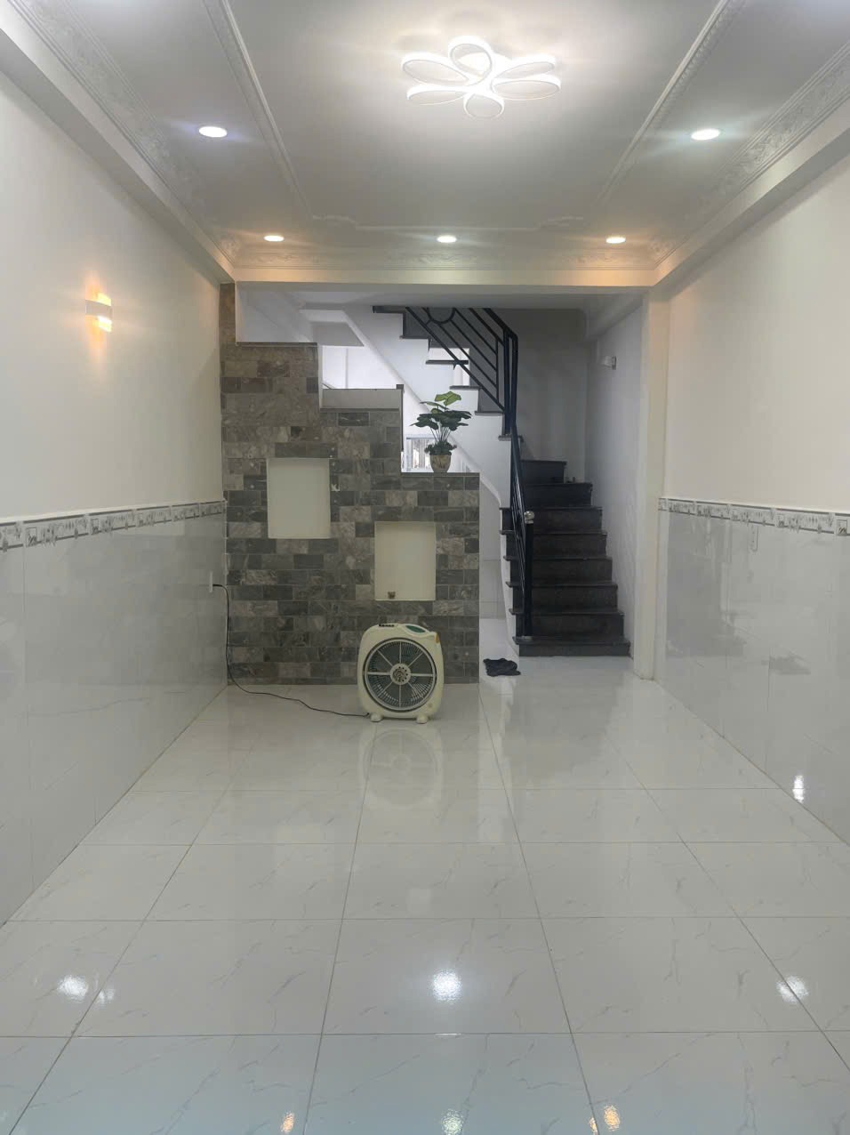 Cho Thuê Nhà Nguyên Căn 52m² Gò Vấp - 9 Triệu/Tháng - Hẻm Ba Gác, Gần Phạm Văn Chiêu