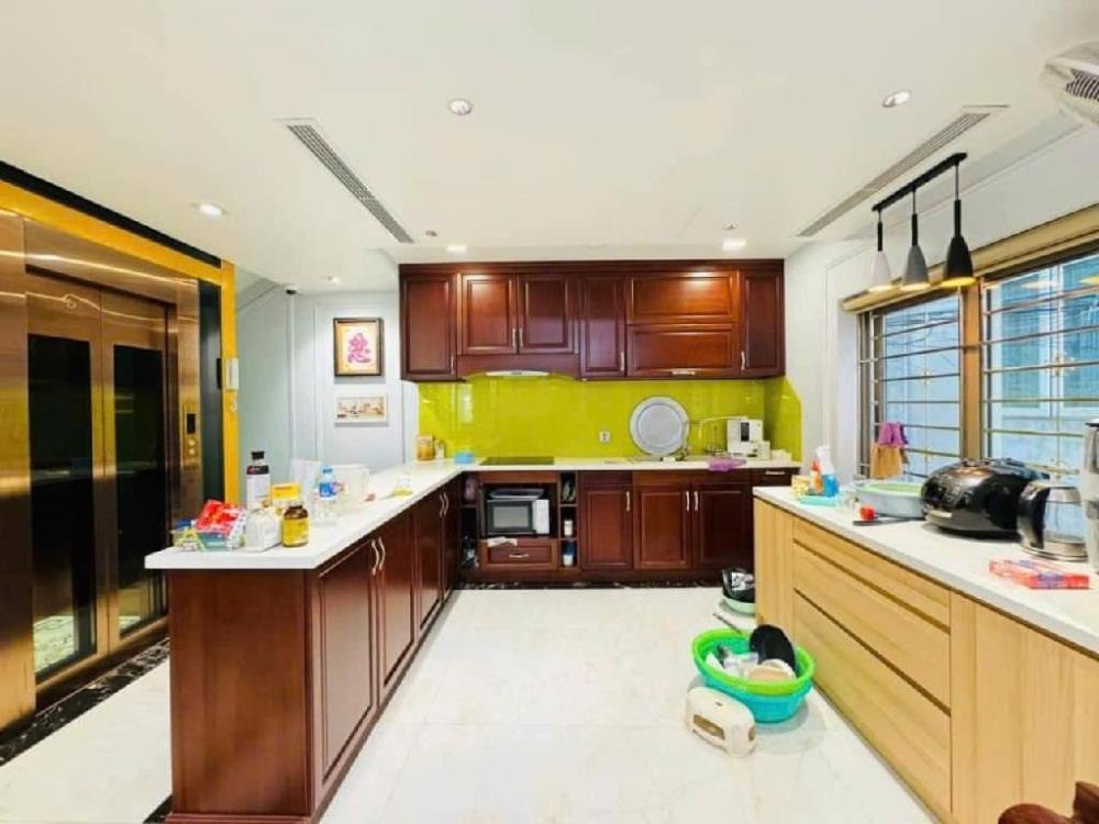 Bán Nhà Mặt Phố Tây Sơn - 600m2, 9 Tầng, Mặt Tiền 21m - 360 Tỷ