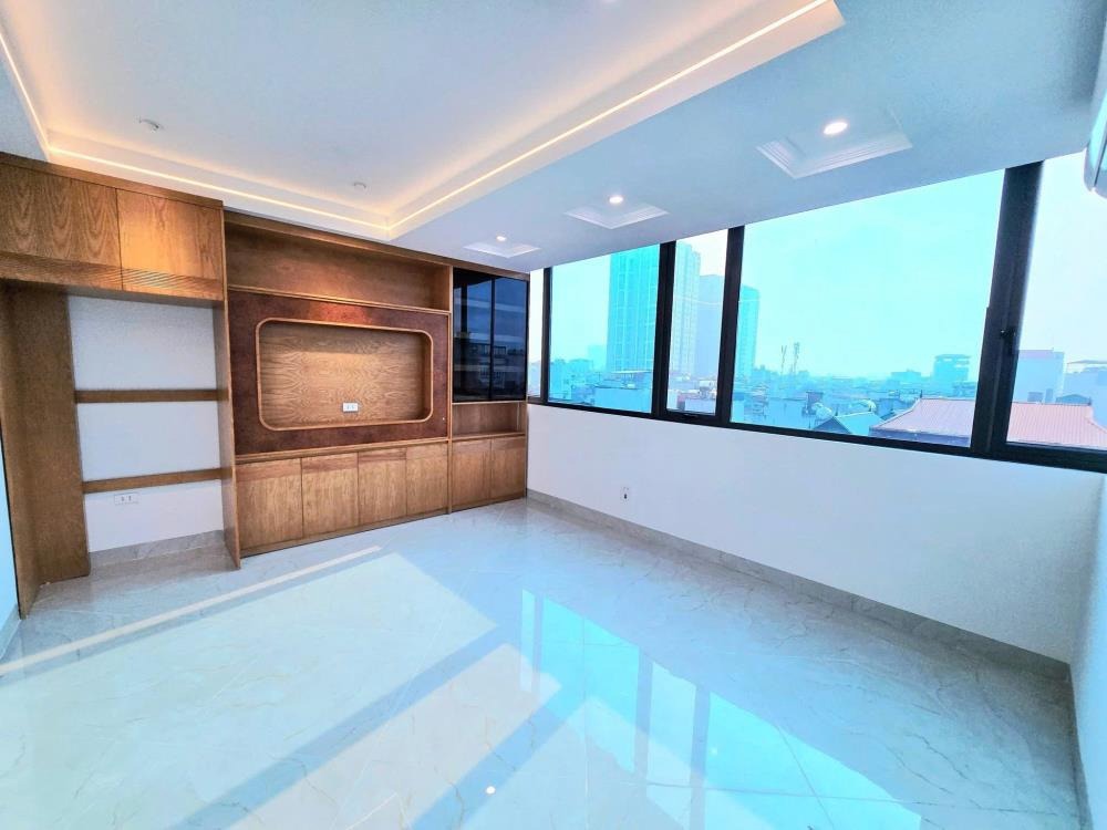 Nhà Phân Lô 8 Tầng, Mặt Tiền Rộng 7.3m, Ô Tô Tránh - Giá 18.5 Tỷ