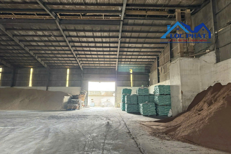 Cho thuê xưởng sản xuất cám 3600m2 huyện trảng Bom, Đồng Nai 216tr