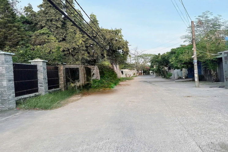 BÁN CĂN BIỆT THỰ SÂN VƯỜN (26X27) ĐƯỜNG THÔNG  TÂN XUÂN, HÓC MÔN