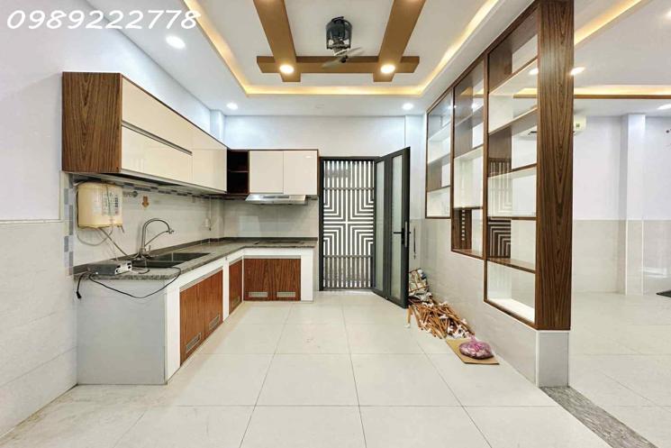 BÁN NHÀ NGAY CMT8 ,  P11 QUẬN 3 - ĐẸP 51M2 (4.3x8.1 nở hậu 7.4) - 2 TẦNG, 3 PN, 1 PHÒNG LÀM VIỆC 