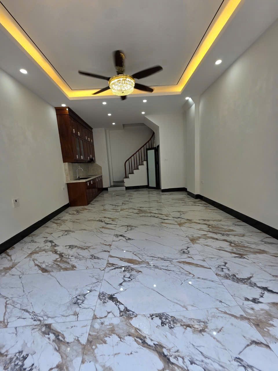 Bán nhà Khương Trung Thanh Xuân - 4 Tầng, Lô Góc, Kinh Doanh - 5 Tỷ