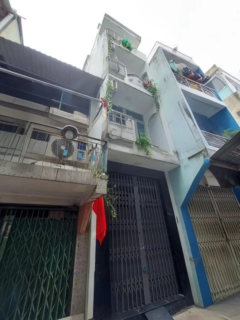 Bán nhà Quận 3 - 4 Tầng, Thiết Kế Đẹp, Khu Phân Lô Bàn Cờ - Chỉ 6 Tỷ