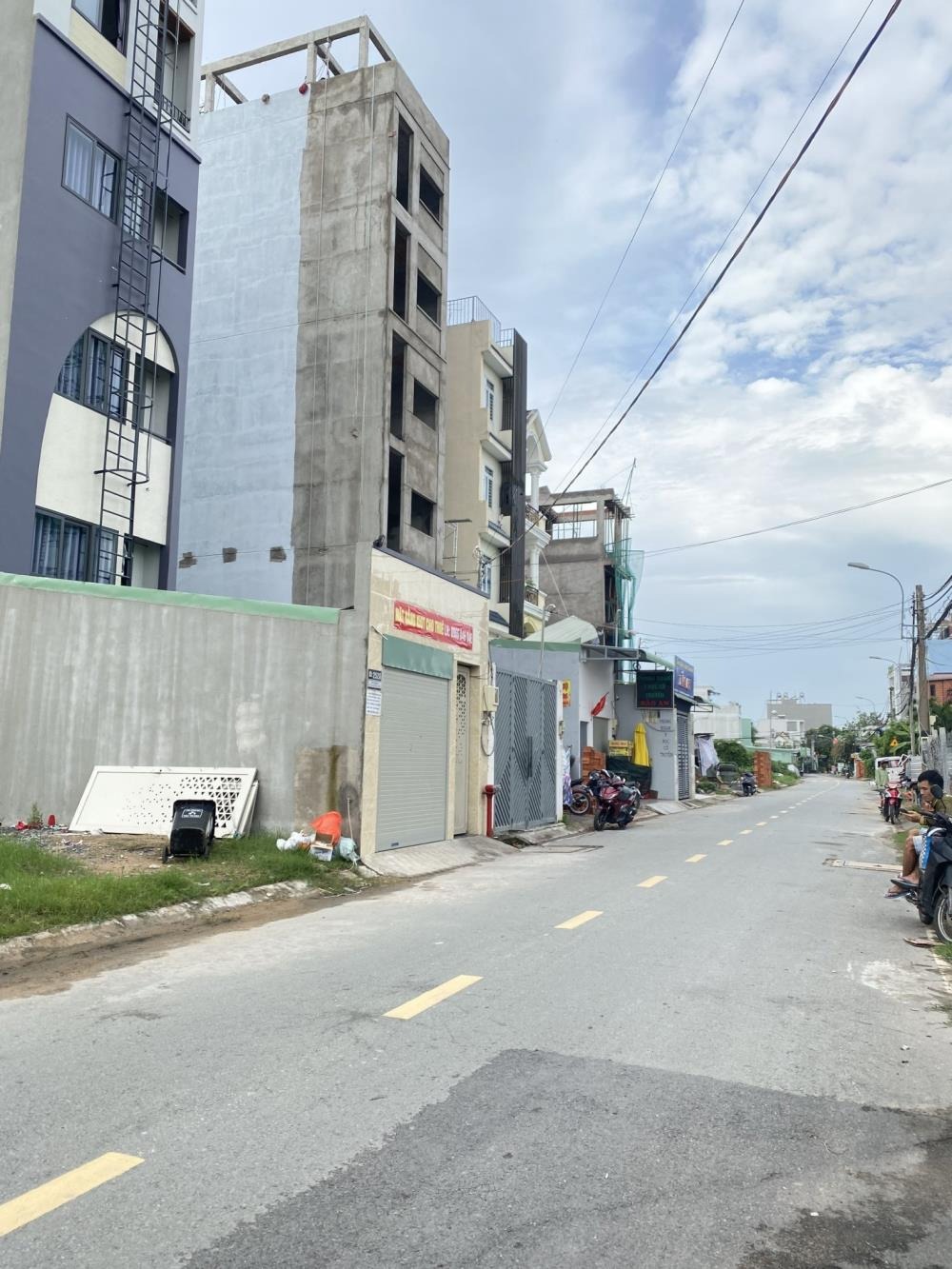 Bán nhà Quận 9, 3 Tầng, 60m² - Hẻm Ô Tô, Gần ĐH Tài Chính Marketing