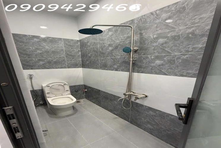 CHỈ 4.5 TỶ
NHÀ HIẾM - MẶT TIỀN ĐƯỜNG - NGANG GẦN 7M -  SỔ HỒNG RIÊNG- KHU DÂN CƯ KO QUY HOẠCH- NHÀ