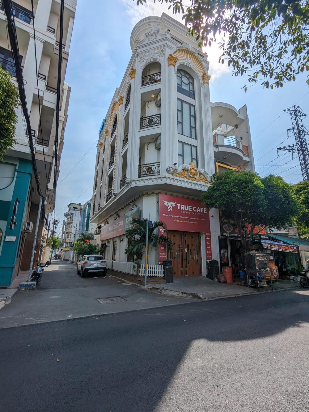 Bán Căn Hộ Dịch Vụ Góc 2 Mặt Tiền, Diện Tích 78.5m² - Dòng Tiền 100tr/tháng