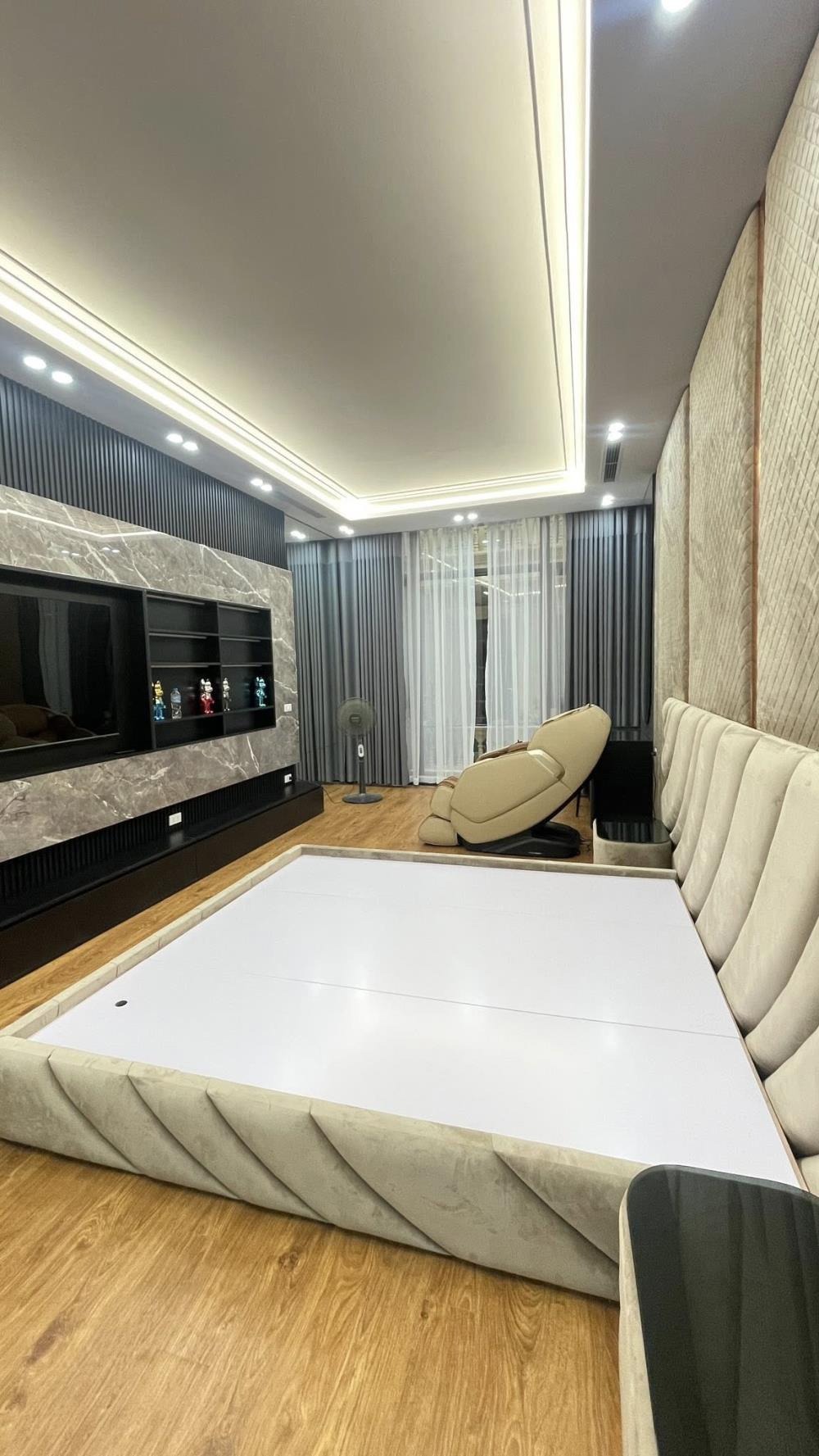 Bán nhà Nguyễn Văn Cừ, Long Biên 7 Tầng, Ô Tô Vào Nhà - Giá 28 Tỷ