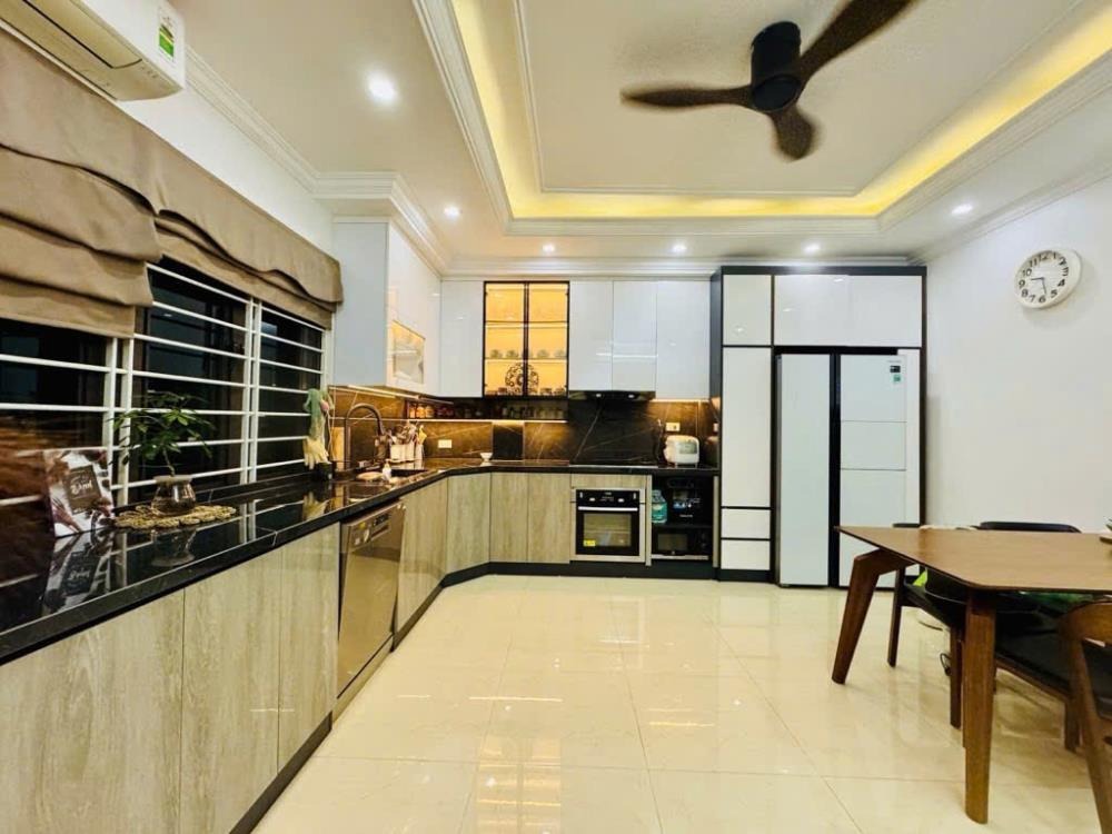 Bán nhà phân lô Hàm Nghi - 6 Tầng, Gara Ô Tô, 42m2 - Giá 15 Tỷ