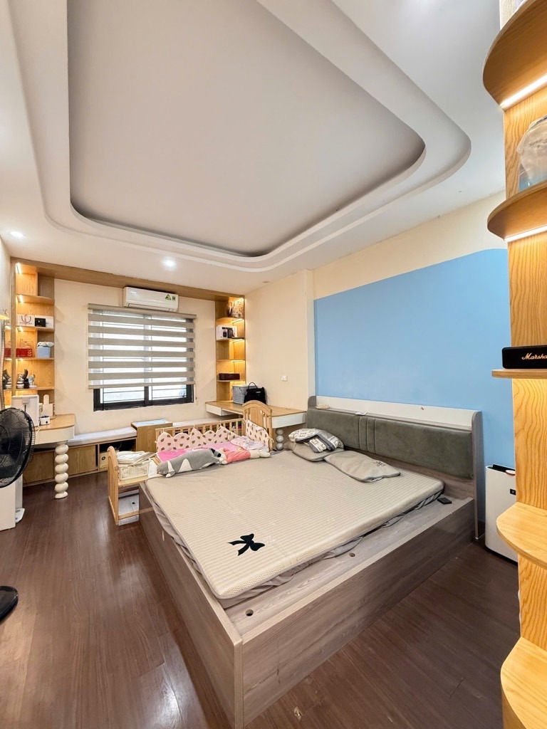 Bán nhà Phú Diễn 35m2, 5 tầng, Full Nội Thất, Ô tô gần nhà - Giá 6 tỷ