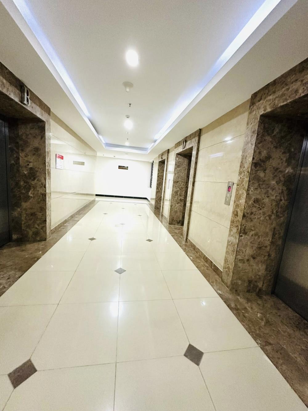 Bán căn hộ Goldmark City 136 Hồ Tùng Mậu - 134m2, 3PN, Full Nội Thất, Giá 11.8 tỷ