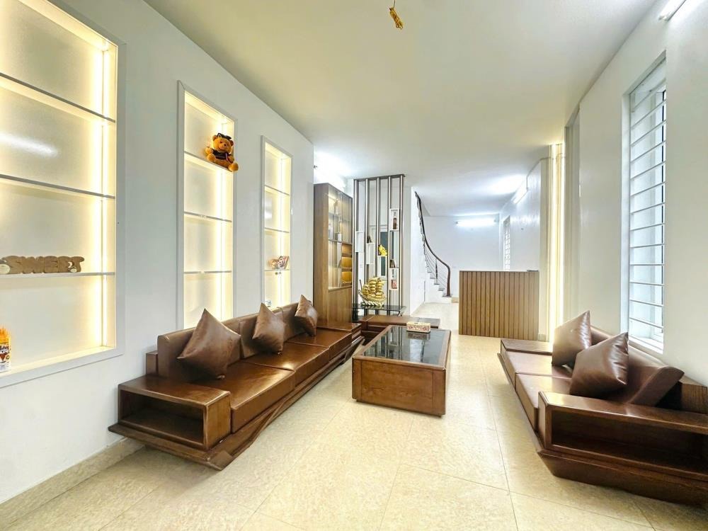 Bán nhà Mỹ Đình 41-45m2, 4 tầng, Mặt tiền 3.7m, Giá 9.5 tỷ - Lô Góc, KCBT