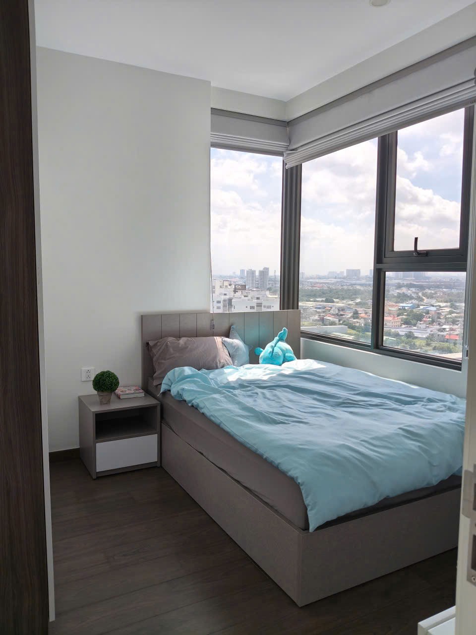Căn hộ Emerald Golf View 2PN, 2WC - Sổ sẵn, Giá Tốt, View Landmark 81