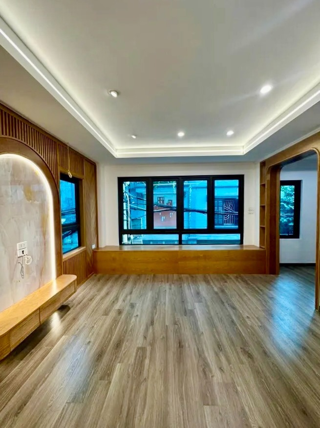 Bán nhà phố Vũ Tông Phan, Thanh Xuân: 8 tầng, thang máy, ô tô vào nhà, gara