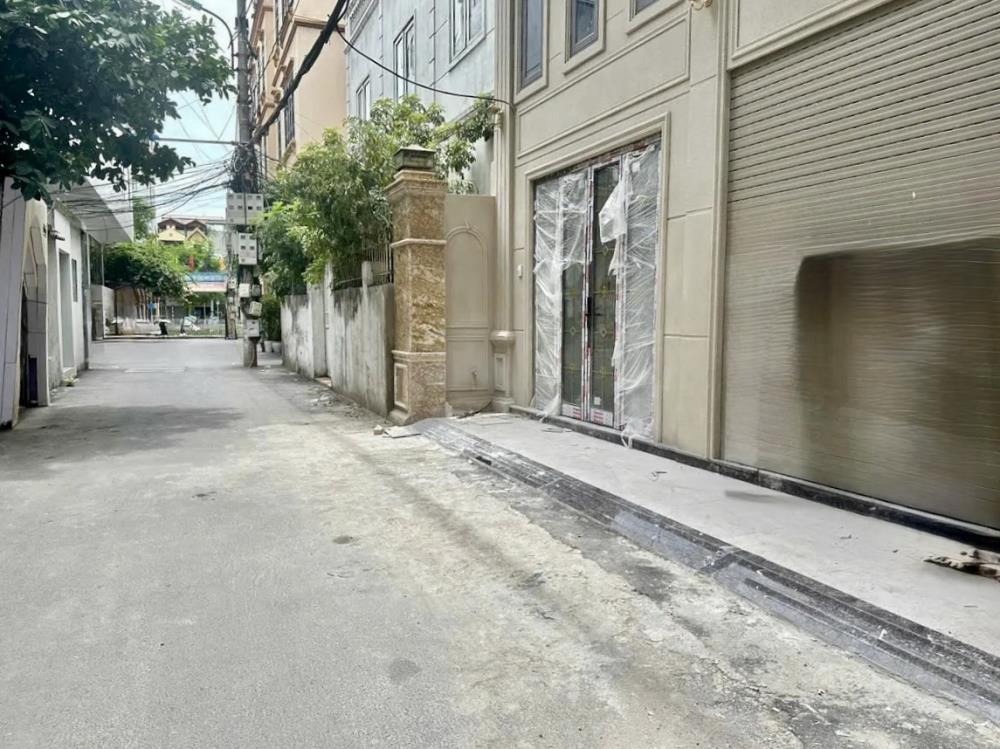 Bán nhà phố Vũ Tông Phan, Thanh Xuân: 8 tầng, thang máy, ô tô vào nhà, gara