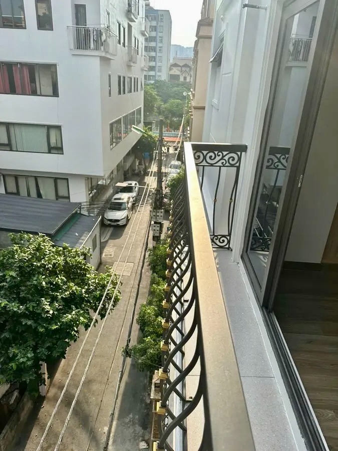 Bán nhà phố Vũ Tông Phan, Thanh Xuân: 8 tầng, thang máy, ô tô vào nhà, gara